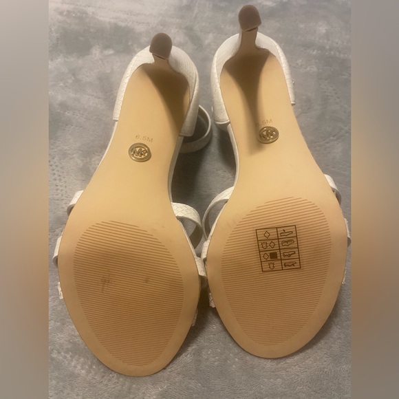NEW MICHAEL KORS Mid Sandal White - Picture 8 of 10